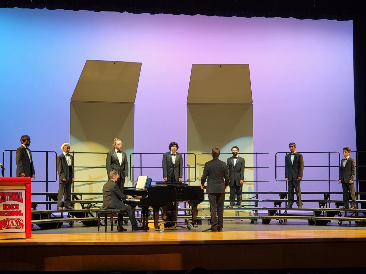 MsJaymeArtClass's tweet photo. What a wonderful concert! You sounded beautiful, @CHSTitanChoir 🎵 https://t.co/1pyd3w7BG1