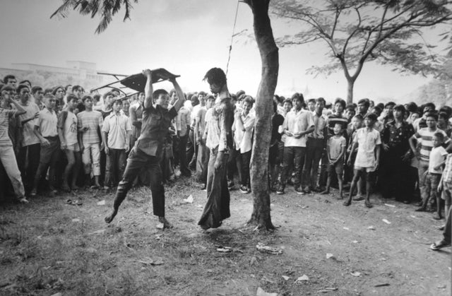 ConanxAi_Thai's tweet photo. ⚠️⚠️Trigger Warning!! 
DEATH, VIOLENCE, MASSSACRE, BLOOD, GORE

Hero &amp; Herione never dies, They are forever in our heart. We will fight for the real democracy and Make Thailand great again. 

45th Years of 6 Oct 2519 BE "Bangkok Massacre" 

#6ตุลา https://t.co/BXN7eq5zdj