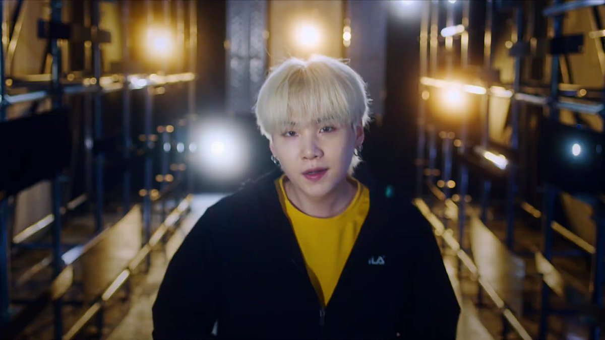 kiss_seven7's tweet photo. — Dejo estas fotos extras de BTS x FILA - "Run Your Race"

@BTS_twt (1/2) https://t.co/2wKoyxnREa