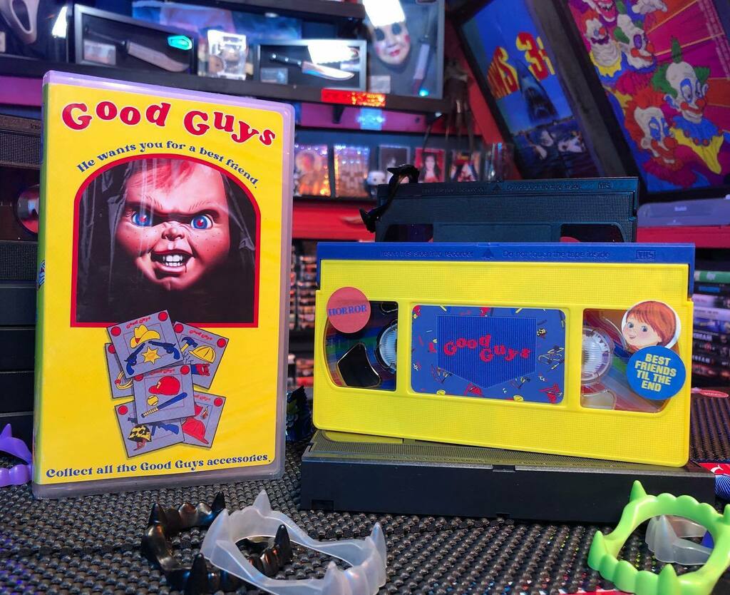 VHSGasmVR's tweet photo. https://t.co/9DHpUcVUx0
•
📼 Got a lot of New Custom VHS going up in the shop this month!!!
This super fun Child’s Play (1988) is already up with a Sleepaway Camp III, Halloween III Set, and Street Trash! More coming tonight…
•
•
•
•
•
#CoffinVid… https://t.co/S4OIgjzki7 https://t.co/etZyv48W54