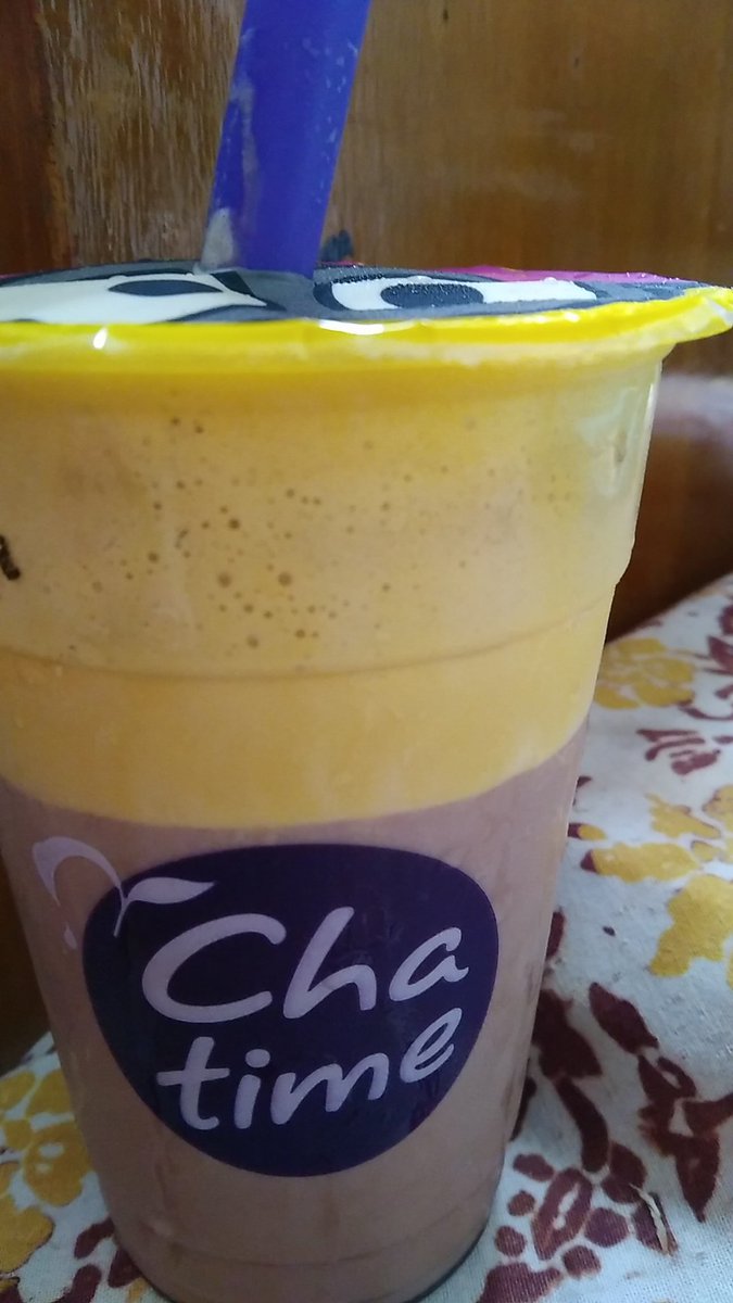 Siang-siang minum es itu seger