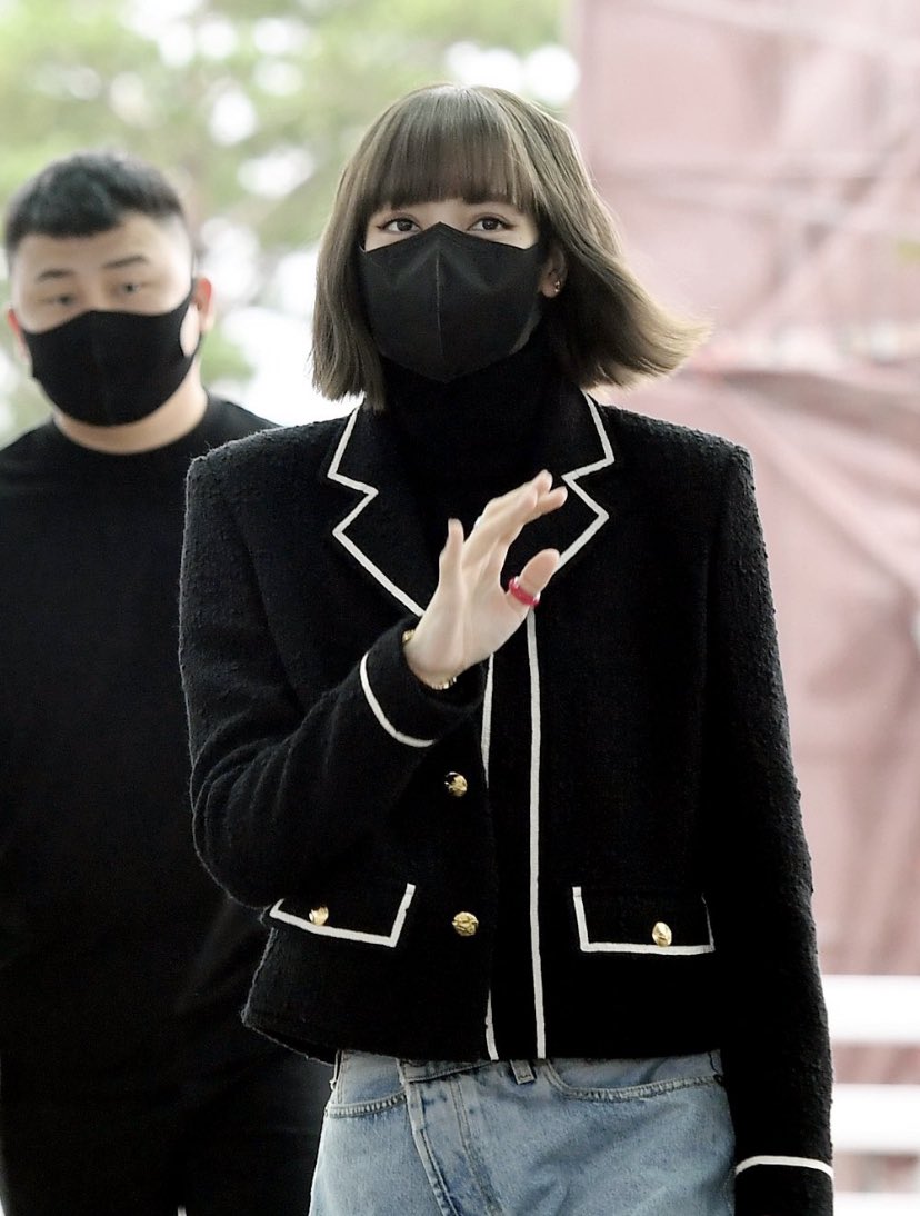 BlackChurras's tweet photo. Denme una presión que se me bajó la cocaaaaa.
Se ve divina mi pequeña 🥴

LALISA EN FRANCE https://t.co/PPz0sGDqcd