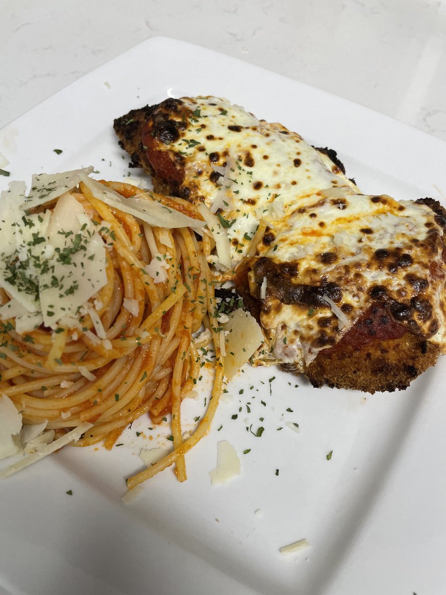 bizzybash's tweet image. Be kind, ⁦@Buccigross⁩. Homemade and baked. Tough ⁦@steelers⁩ game…