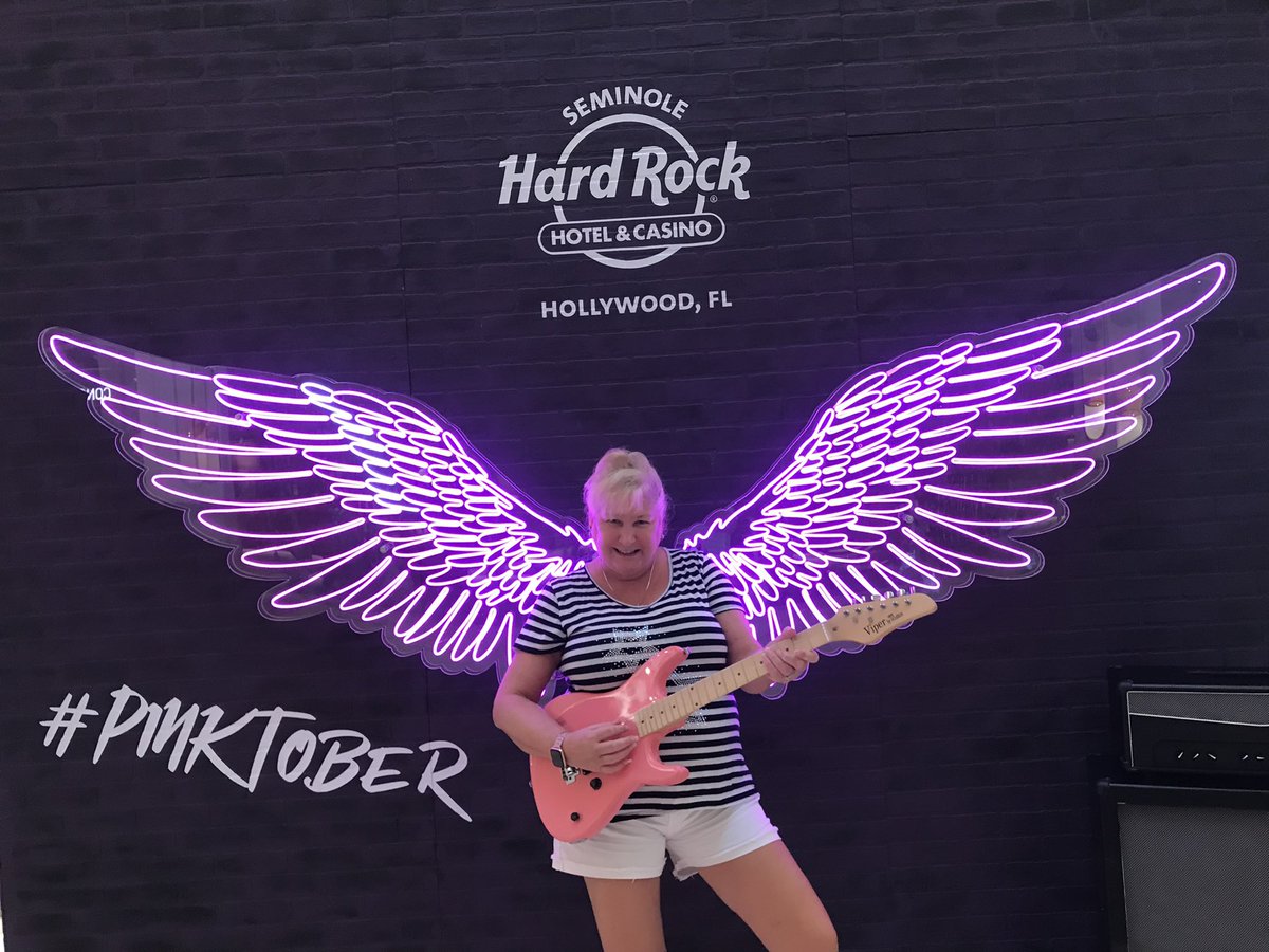 HaveDogWillBlog's tweet image. #pinktober