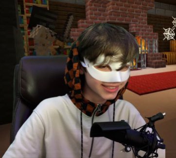 TheDinoMods's tweet photo. Y’all think he’s gonna awaken his persona? https://t.co/U49TESeets