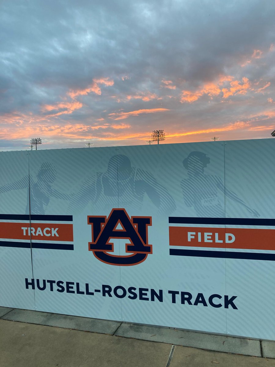 aucoachscott's tweet image. Sunset on The Plains tonight. Come to  ⁦@AuburnU⁩. Compete for ⁦@AuburnTFXC⁩  #WarEagle