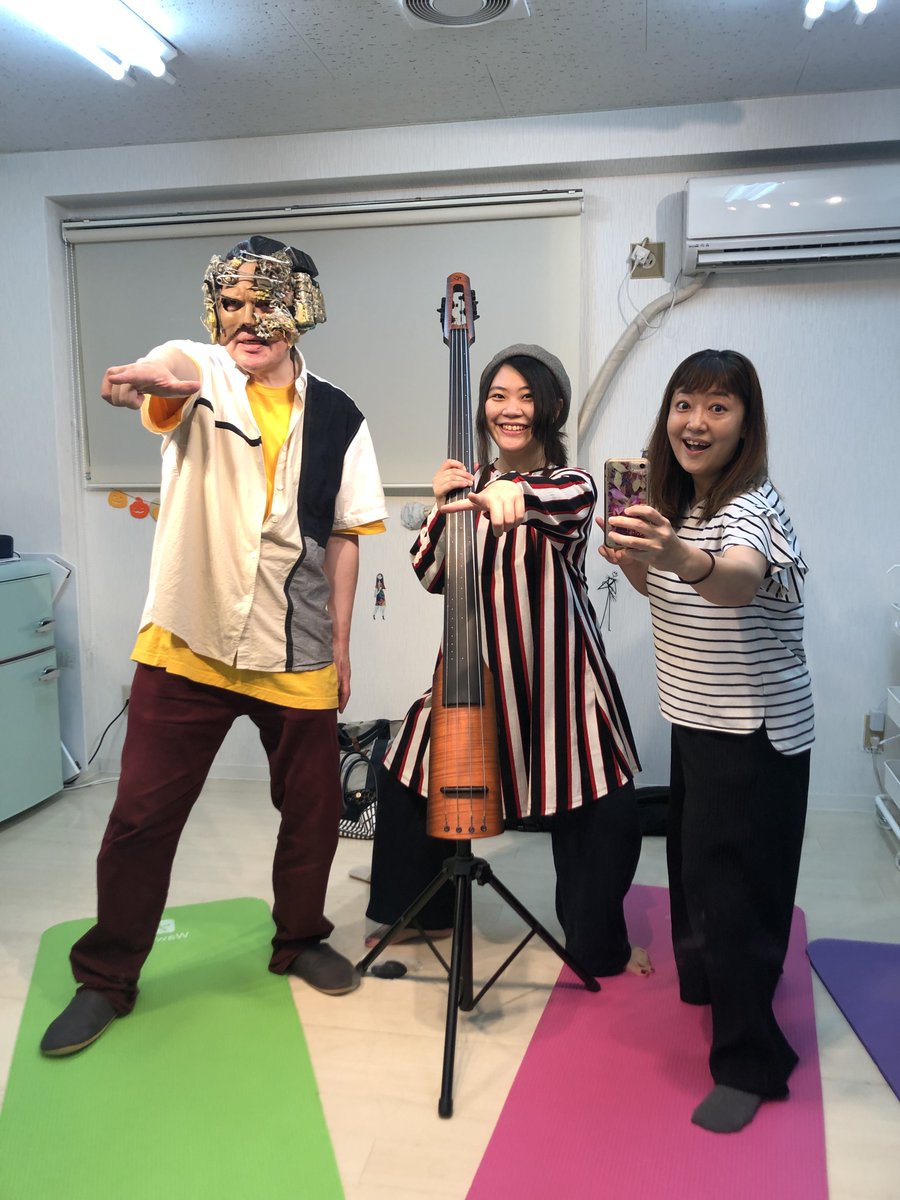 mecaelvis's tweet image. メカエルビス＆スペースジプシー新曲３曲録音終了☆そしてライブ活動始動に向けて最高のパフォーマンスをお届けすべく振り付け＆ダンスの特訓開始！楽しく進化しまくりです☆お楽しみに～♪