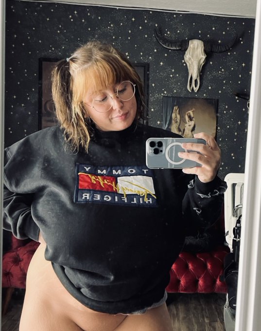 Santa gave me a phat 🐱, I want a skinny🐱   . Jk. I like &lsquo;em chunky https://t.co/nvmsIIwWS5<a href="/tag/tiktok"class="tags"><span>#tiktok</span></a><a href="/tag/rotoscopechallenge"class="tags"><span>#rotoscopechallenge</span></a>