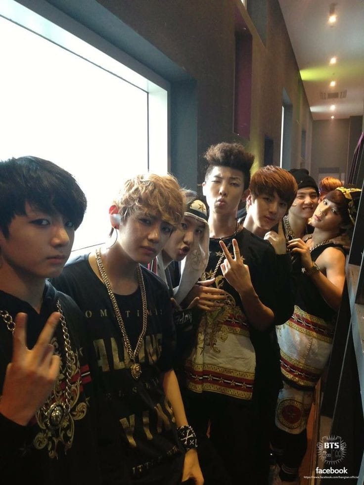 SLasander's tweet photo. cute my boys BTS🥺💜
#BTSBTSBTS https://t.co/pvbg0FfcNs