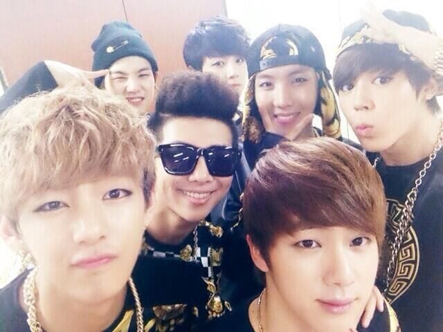 SLasander's tweet photo. recall the past💜
BTS BTS BTS https://t.co/dNOTrlxqdS