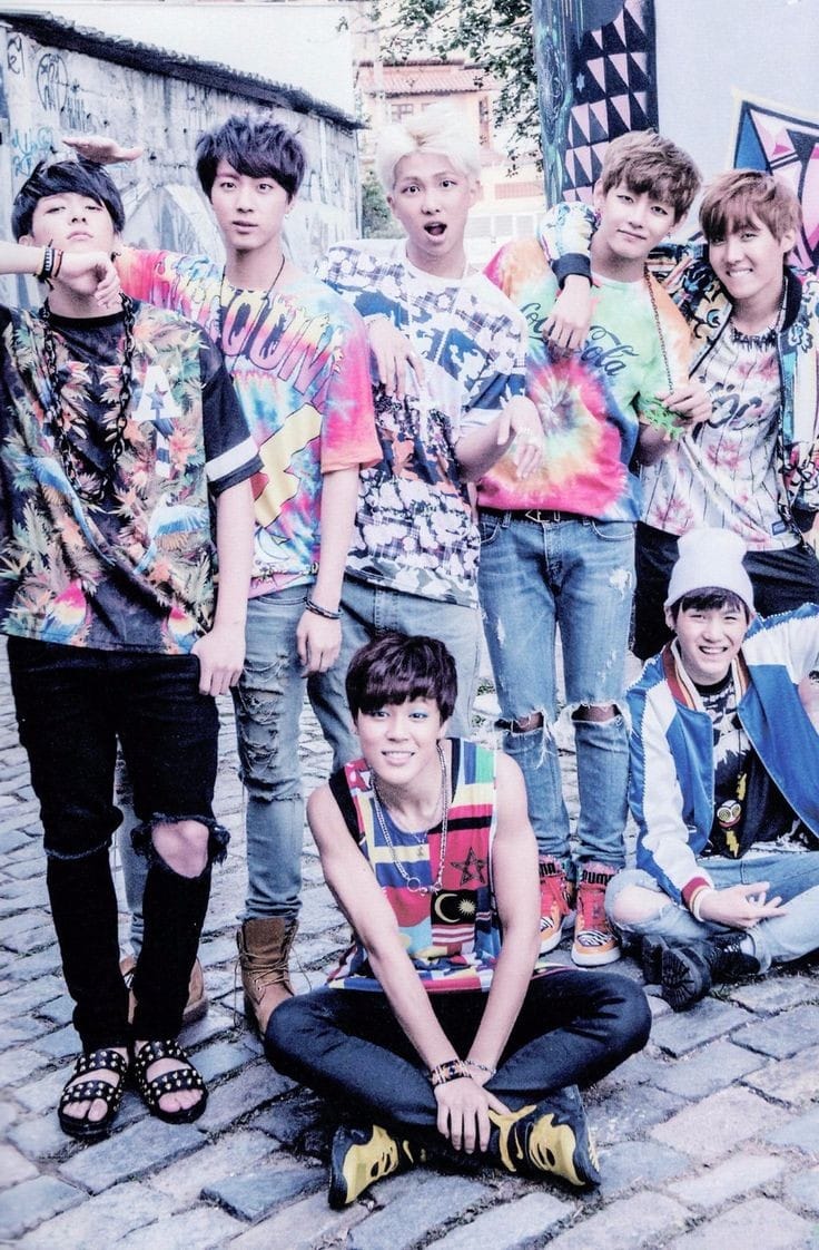 SLasander's tweet photo. 🤭

BTS BTS BTS https://t.co/3SSubjvlgT