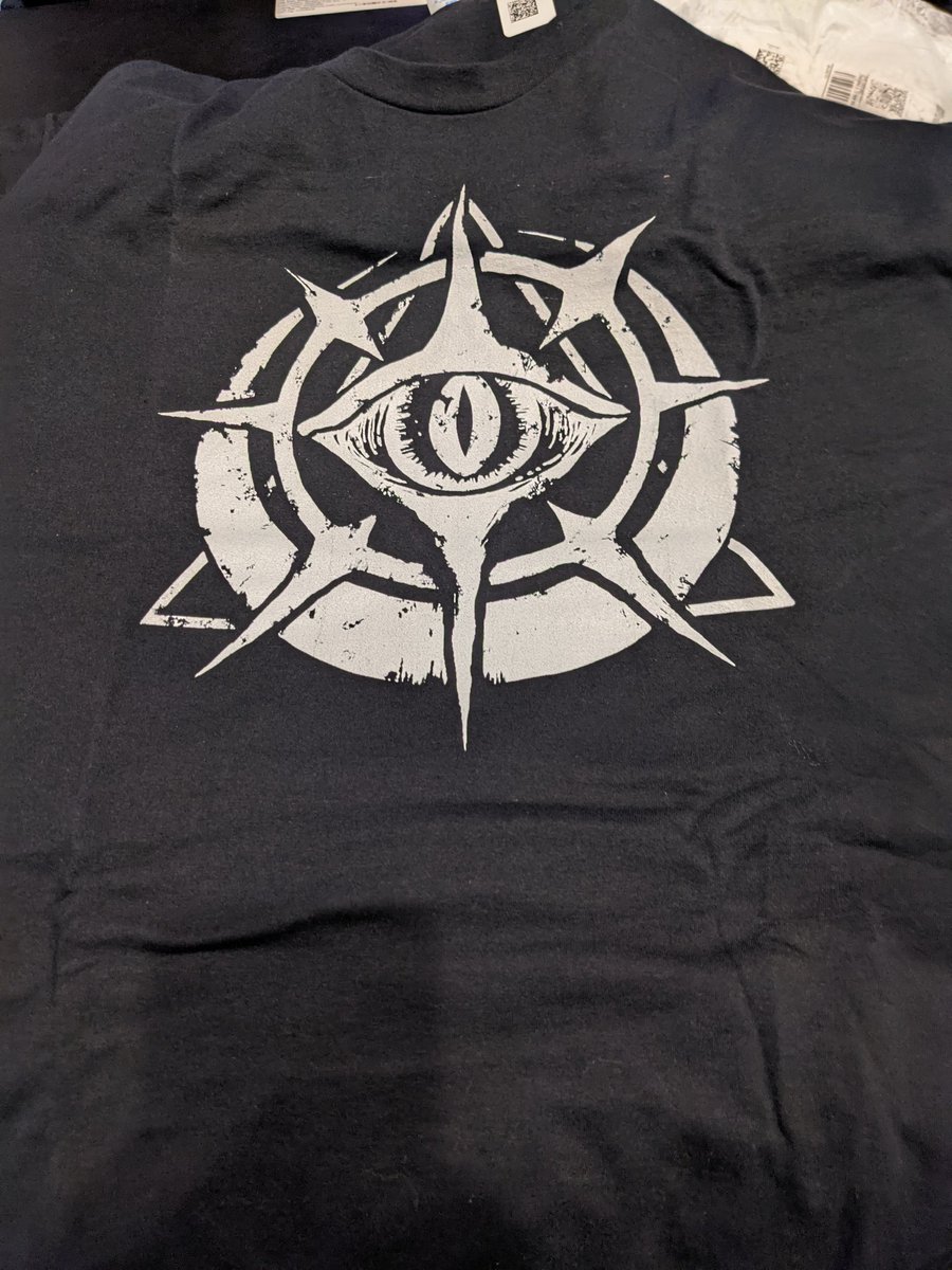 David_Jagneaux's tweet photo. My #NewWorldMMO shirts have arrived! #teamsyndicate #azothtree https://t.co/vZXK1Pl90Y
