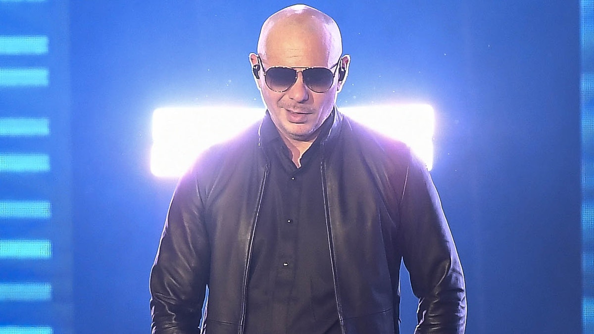 realDailyWire's tweet image. Pitbull To Those Who Hate The U.S.: ‘F*** You,’ Go To Cuba And ‘You’ll See How Much You Appreciate’ U.S. dlvr.it/S8s0WR