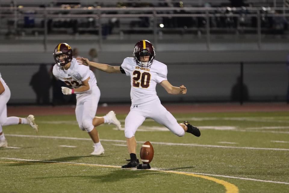 CRoberts_22's tweet photo. 5-1 going into a big game vs. Boiling Springs / shout out to the PAT team going 6/6 against Camp Hill keeping me at PA #1 @BulldogSpring https://t.co/zvnvqK0rFB