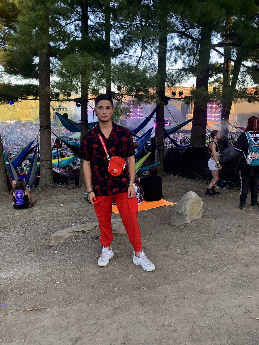 broxsalguero_'s tweet photo. Missing LL 🦖🖤
#lostlands2021 #DubstepDad https://t.co/eZ6Ibnn3K8