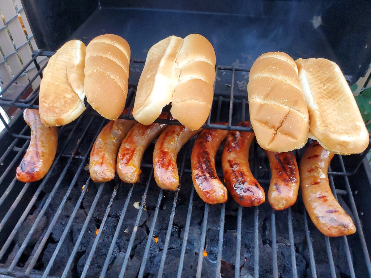 SeanMcKillip's tweet photo. We or lose we Brat! Cheers to one hell of a 2021 Season @Mariners #MarinersIn2022 https://t.co/pFMC2uCgr8