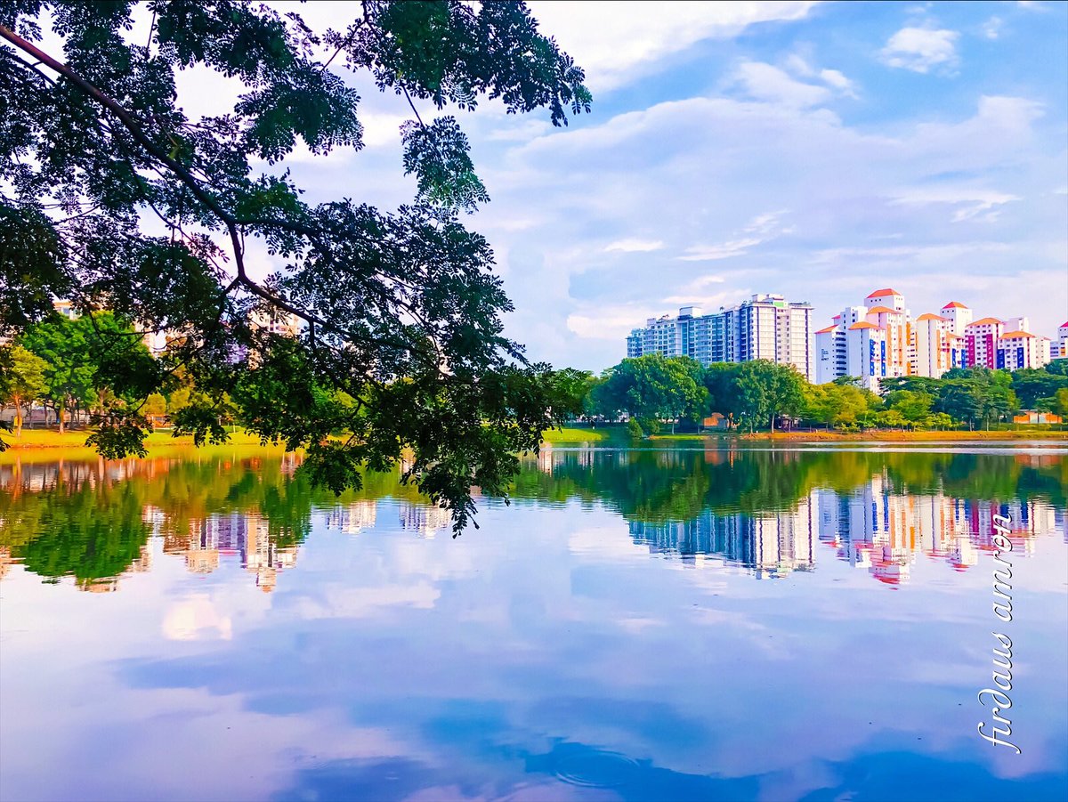 FirdausAmron's tweet photo. A shining morning

#morning #landscapephotography #reflection #lake #ampang #clearsky #bluesky #peace #water #streetphotography #urbanphotography #urban #cityscape #nopeople #lovestory #indah #kualalumpur #malaysia #daylight #bluewater #attraction #amazing #monday #motivate https://t.co/Eso8QnqoBn