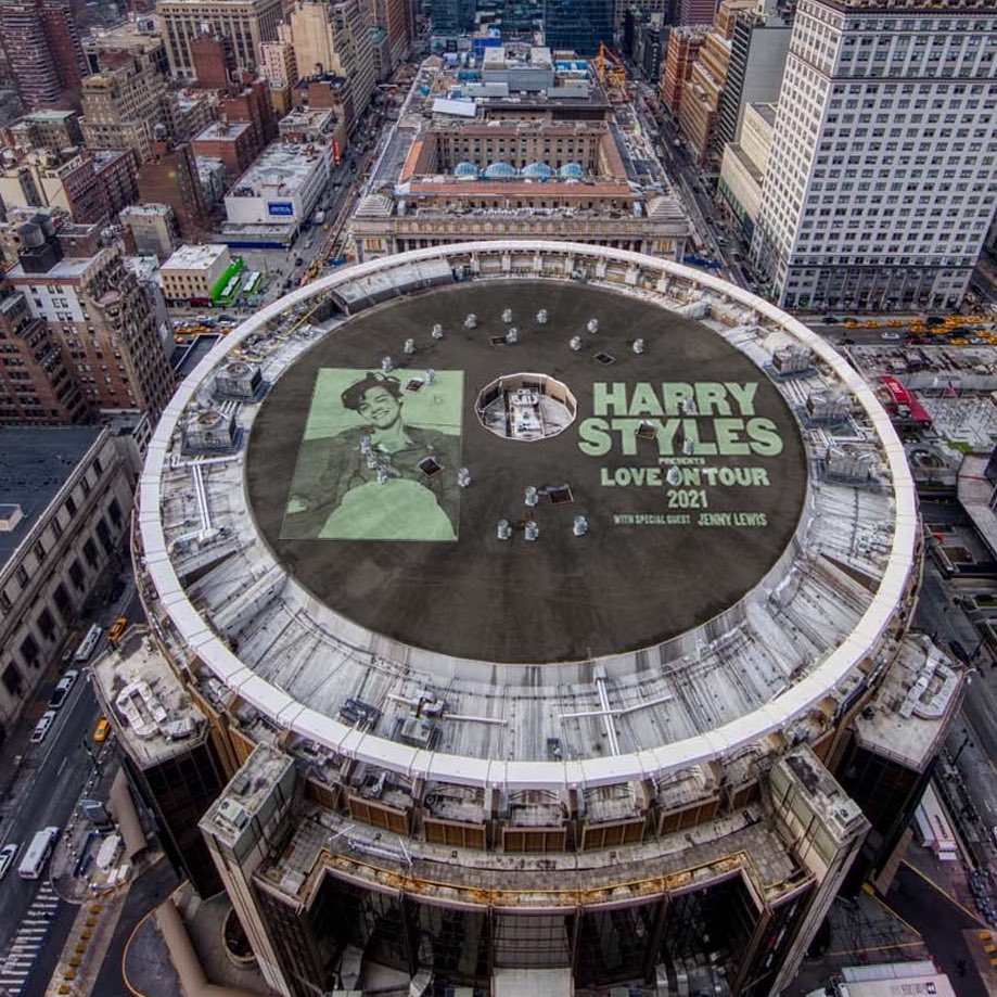 Harry Styles
¡ Live On Tour - Love On Tour !