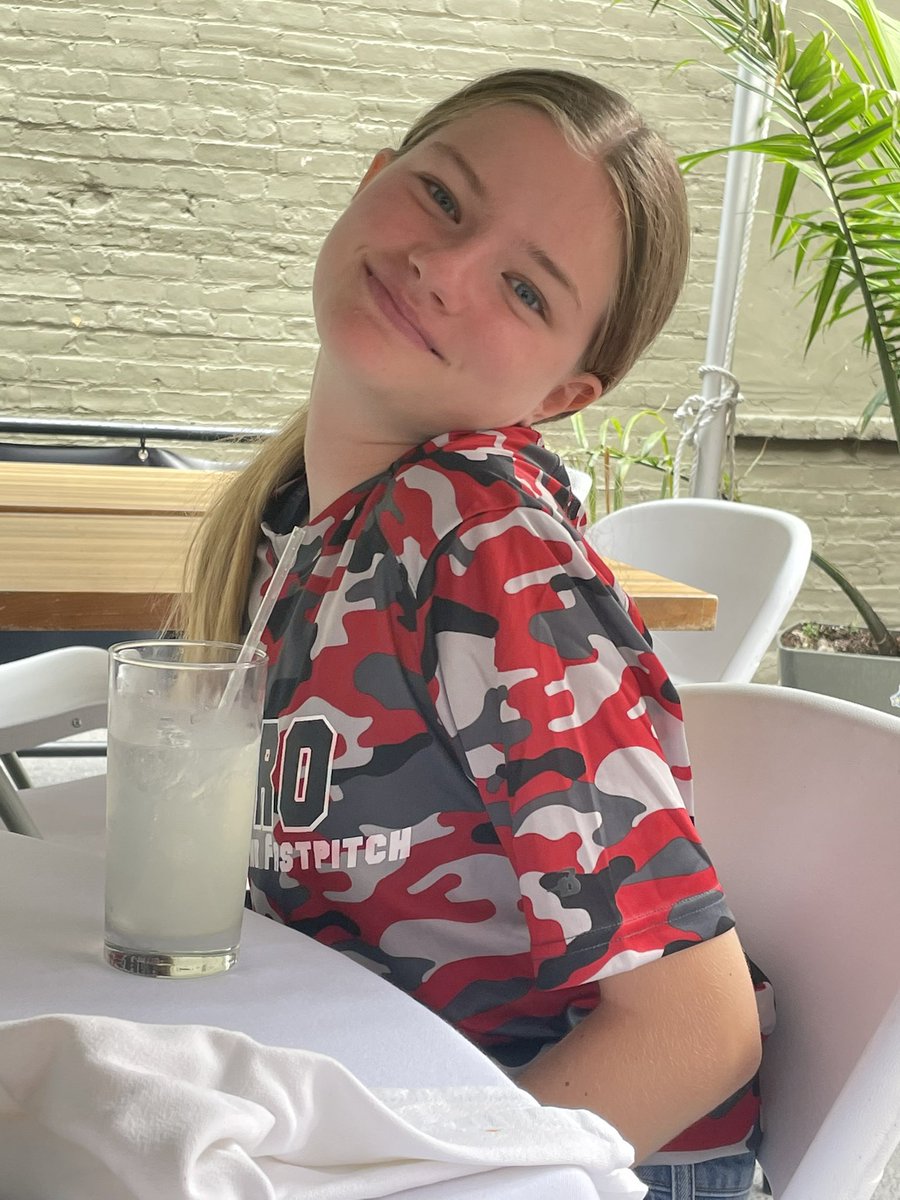 0912smiley's tweet photo. G! She is the best! #teamnitro #softballalldayeveryday! 🥎❤️ https://t.co/8ZQy2ZafZ4