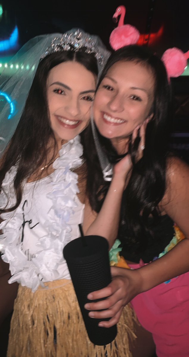 tessieboo_'s tweet photo. Might of got a little SHIP FACED but…
My BEACH is getting MARRIED 💍🦩☀️🍍
•
•
Loved celebrating you last night twinnie🤍
@_coxo https://t.co/dS820Gtald