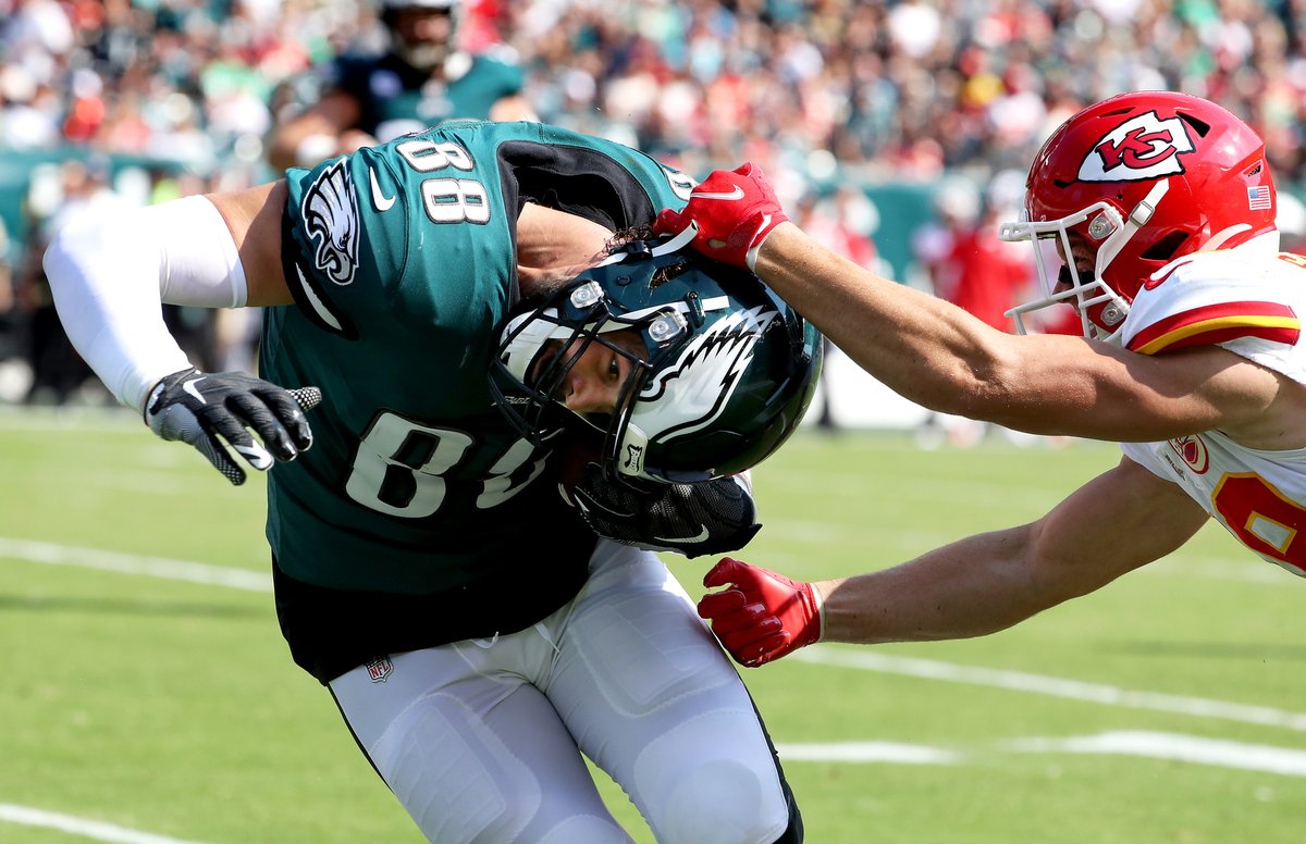 PHOTOS: Kansas City Chiefs defeat Philadelphia Eagles, 42-30. #KCvsPHI #NFL #NFLSunday #Eagles #Chiefs #ChiefsvsEagles #EaglesNation #FlyEaglesFly #ChiefsKingdom #football   nj.com/galleries/3CWC…
