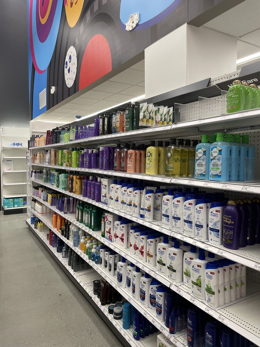 Ryan_AtTarget's tweet image. First week of trucks at 3405💯✅
The team crushed it with great SFQ/C routines. It’s starting to look like a @Target!