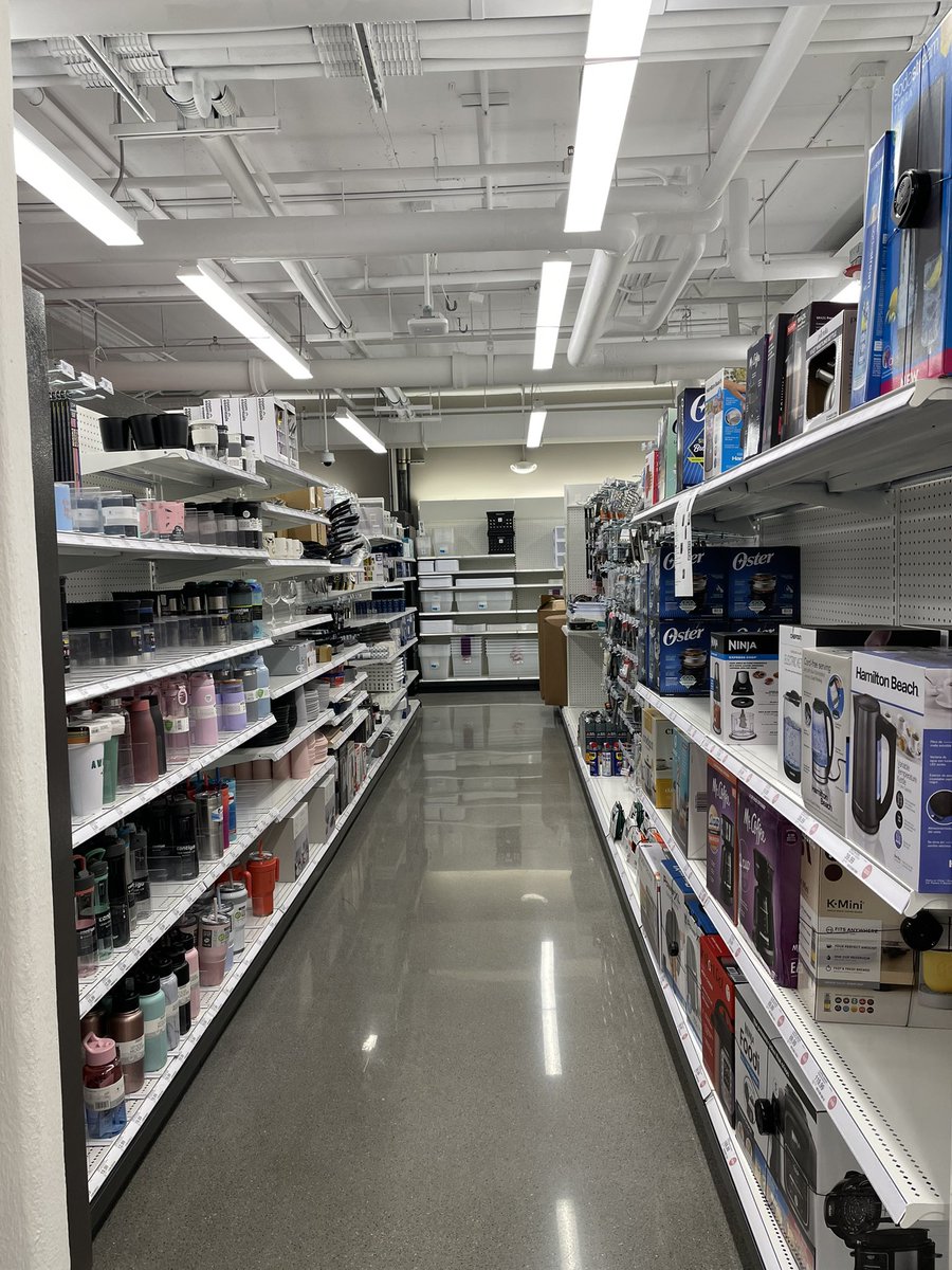 Ryan_AtTarget's tweet image. First week of trucks at 3405💯✅
The team crushed it with great SFQ/C routines. It’s starting to look like a @Target!