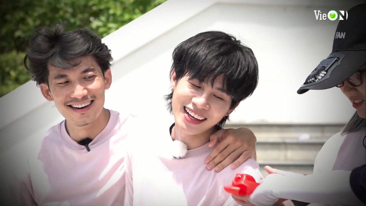 domNTSJ's tweet photo. @nhanh_anh JACK TẠI TRƯỜNG HỌC RUNNING MAN
#JACKxRunningMan
#RunningMan
#JackJ97
@Phuongtuan_j97
Happy !!!
https://t.co/bFsrlVm5SL https://t.co/Jbx5WQyyDw