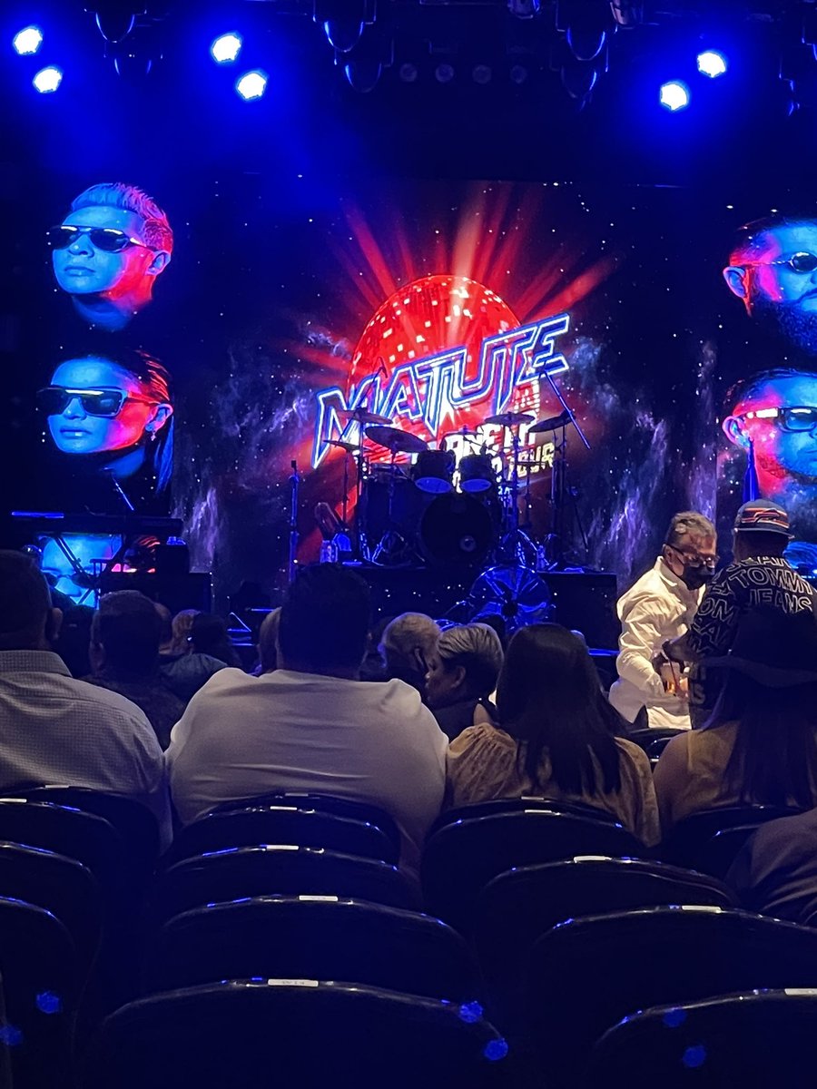 3rika_m's tweet photo. Esperando el concierto en Las Vegas #matute #matuteenconcierto @jorgedalessio @ARIBOROVOY @IrvingReegalado @tanaplanter #PlanetaRetroTourUsa🇺🇸 @MATUTEmx https://t.co/CZrUaF1Hk7