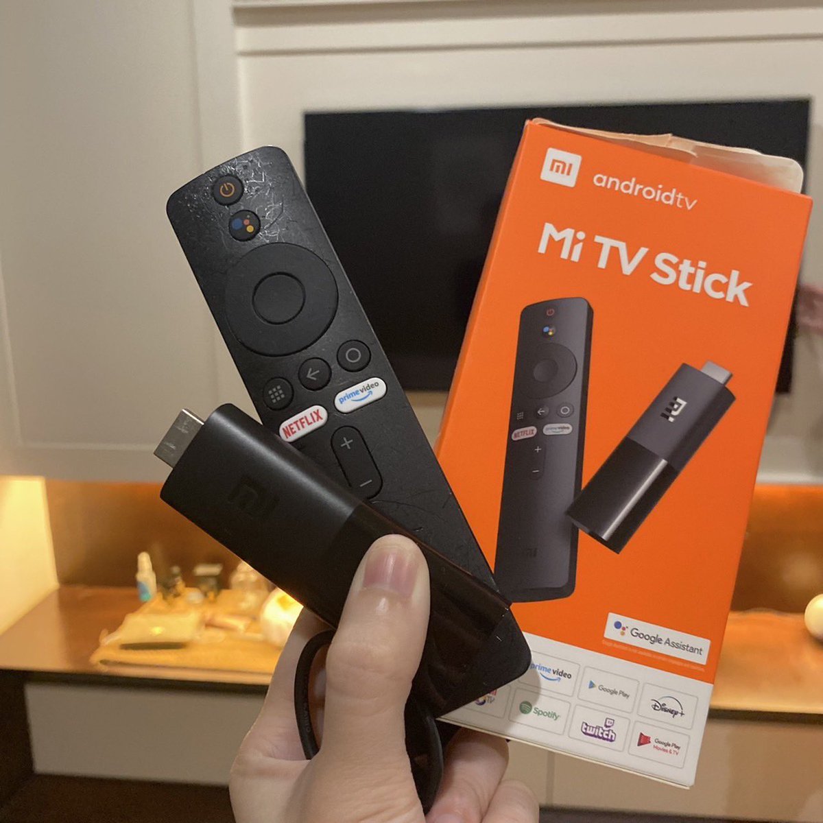 CheeseRodmay's tweet photo. โทรทัศน์ที่ห้องเราเป็นแบบธรรมดา ไม่ใช่สมาร์ททีวี แล้วพอได้ตัว Mi Tv Stick มา คือดู Netflix youtube ได้สบาย ไม่ติดไม่กระตุกเลย แค่เชื่อมกับไวไฟบ้าน สุดจริง ต่อไปนอนดูซีรีย์ทั้งคืนแน่ 555555555 
ดีอ่าา�� ชอบบบ https://t.co/pAhIOyL9WH