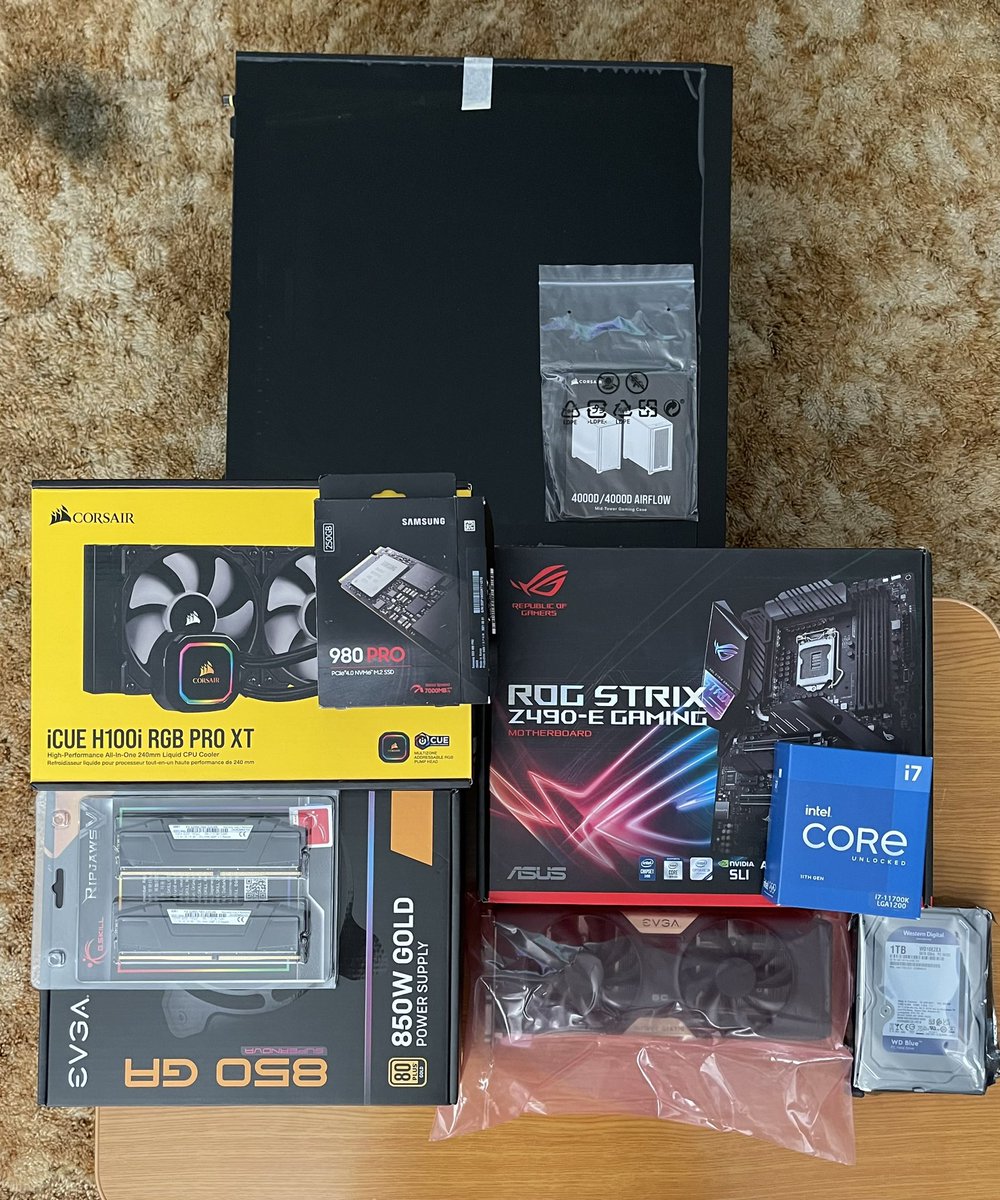 d4ppz's tweet image. When you’re the go to #IT person for your entire family
Love putting together new builds - something about clean builds 🤙
#PCMasterRace #ComputerFundamentals