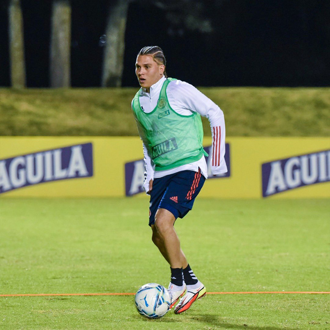 FCFSeleccionCol's tweet photo. 📸 ✌️

¡Segunda jornada de entrenamiento! 

#VamosColombia 🇨🇴 https://t.co/L066Bgtb6o