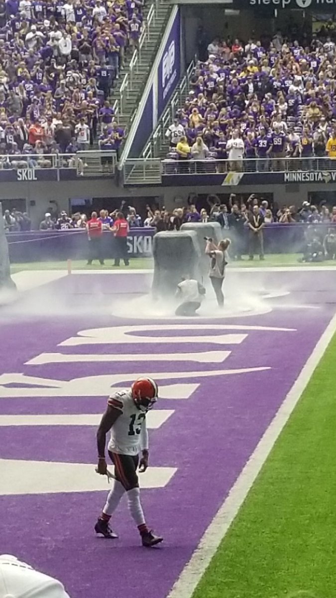 CJ_T_Rex's tweet photo. Got that W. We'll bounce back stronger. See you in LA for that Baker ↔️ OBJ magic 😉 @obj @bakermayfield #Browns #thatDthough @CLE_Pickle5 @BearcatFIJI https://t.co/Slq0C0eeGh