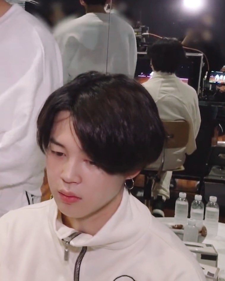 kmsdimple's tweet image. we as a society should always give jimin whatever he wants 😣