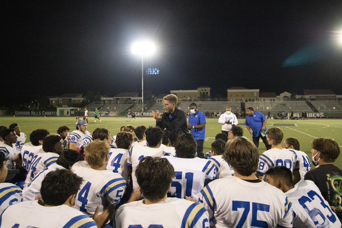 zachvincent11's tweet photo. Proud of this group of young men. They learned sometimes things will get hard and challenging but it’s all about how you respond in the moment. Putting your head down and just getting to work even when it’s not gonna come easy. They showed Guts on Friday night. https://t.co/EKtz8xutbu