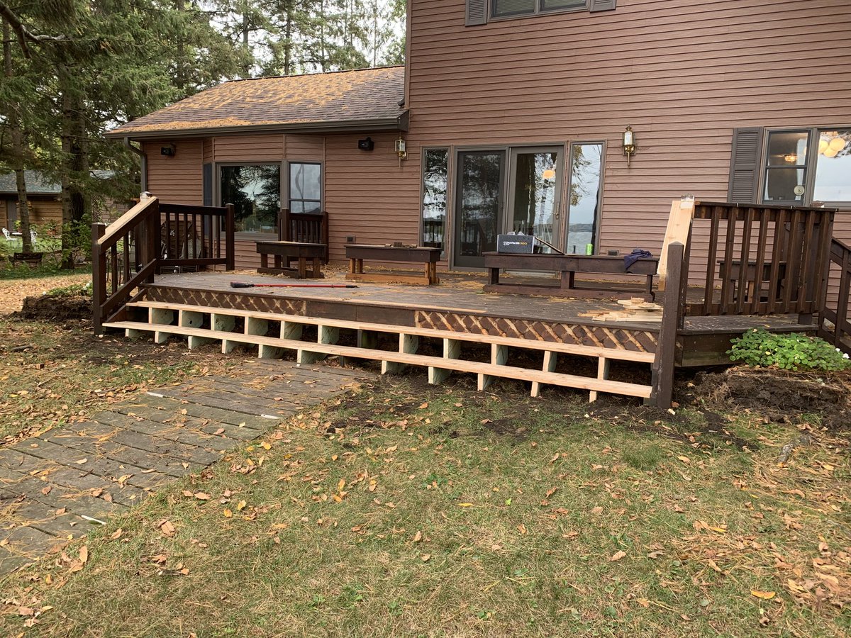 Turfintel's tweet image. Today’s projects…taking the dock &amp;amp; track out at the lake w/ ⁦@BJohnsen0716⁩. Also did a little work on the deck widen the staircase &amp;amp; open up views from inside.