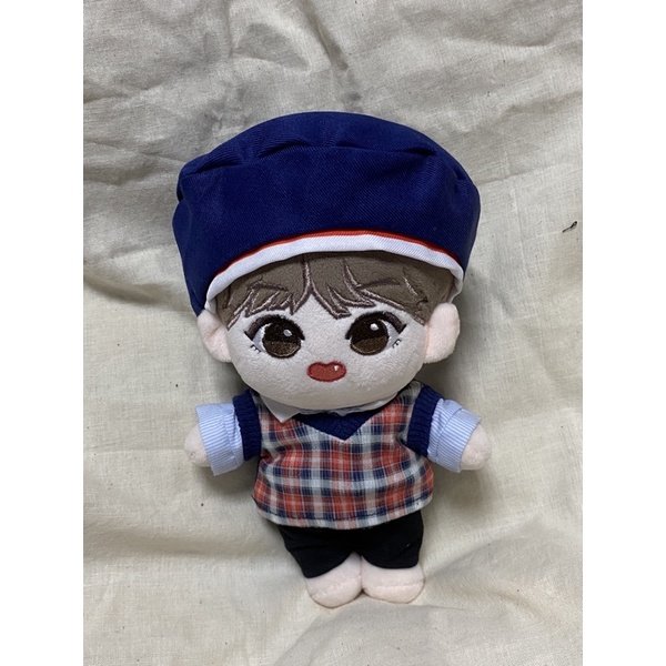 daevi_kpop's tweet photo. [WTS Help Rt/Like] 
READY TAIWAN

20cm BTS Taehyung doll

Meowtae doll+clothes+hat
450k✅EMS TAX ✅DP300k https://t.co/Ajb1mCj8aU