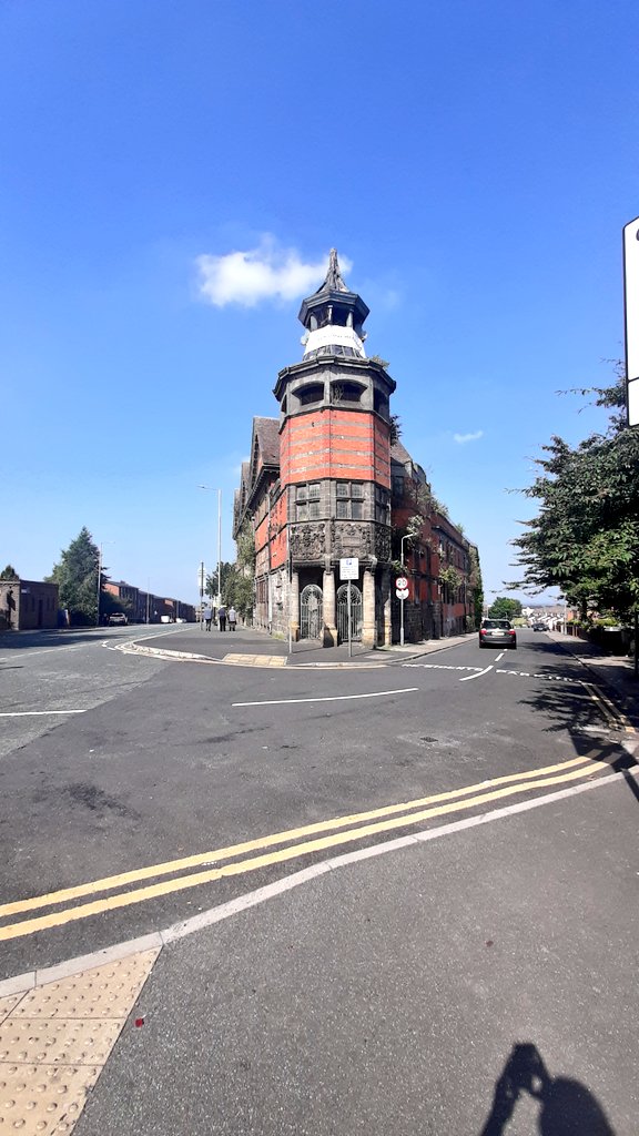 JayneLawless's tweet photo. North End Sketch Club News:

Tues 5th Oct, 11am
New venue @ListerStepsTOL
1st of 6 sessions

Wed 6th Oct, 11am
6th &amp; final session with @GrowSpeke

Sat 9th Oct, 11.30am
A one off club, Everton Library, meet at St. George's Church 

ALL FREE, ALL WELCOME 
#sketchthecity #share https://t.co/KM4vZoVFlX