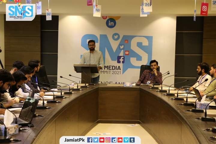 JamiatPK's tweet image. Mr. @iK_Waseer (Former Head SM &amp;amp; IT IJT) Welcomed at 5th Annual #SocialMediaSummit2021. He Addressed the participants of SMS 2021 on topic of &quot;How to increase Organic Reach&quot;.
#SMS2021 #JamiatPK