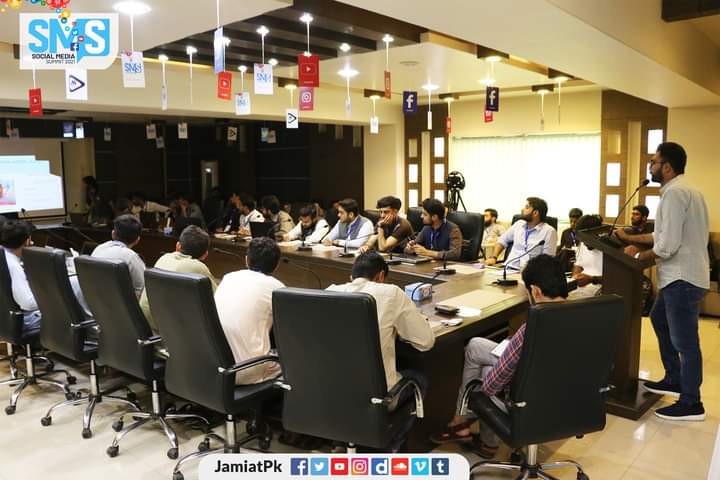 JamiatPK's tweet image. Mr. @iK_Waseer (Former Head SM &amp;amp; IT IJT) Welcomed at 5th Annual #SocialMediaSummit2021. He Addressed the participants of SMS 2021 on topic of &quot;How to increase Organic Reach&quot;.
#SMS2021 #JamiatPK