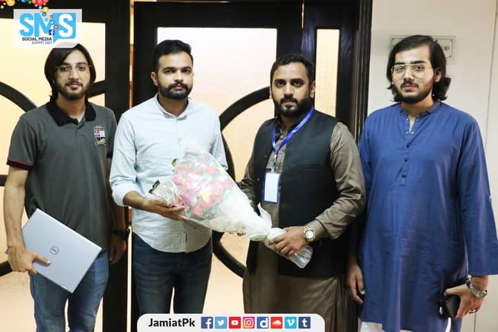 JamiatPK's tweet image. Mr. @iK_Waseer (Former Head SM &amp;amp; IT IJT) Welcomed at 5th Annual #SocialMediaSummit2021. He Addressed the participants of SMS 2021 on topic of &quot;How to increase Organic Reach&quot;.
#SMS2021 #JamiatPK