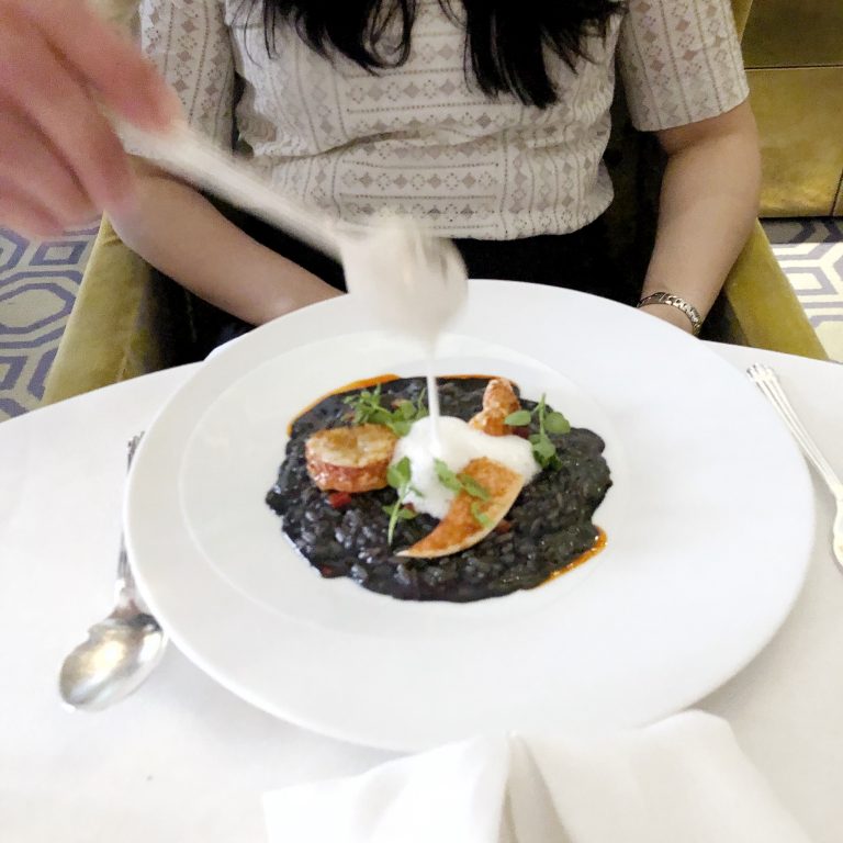We visited Helene Darroze just before it got its third star and joined a group of the 135 best restaurants world-wide.

We gave it 4.5 out of 5. #michelinstar #finedining #threemichelinstar

berkeleysquarebarbarian.com/2019/05/29/hel…