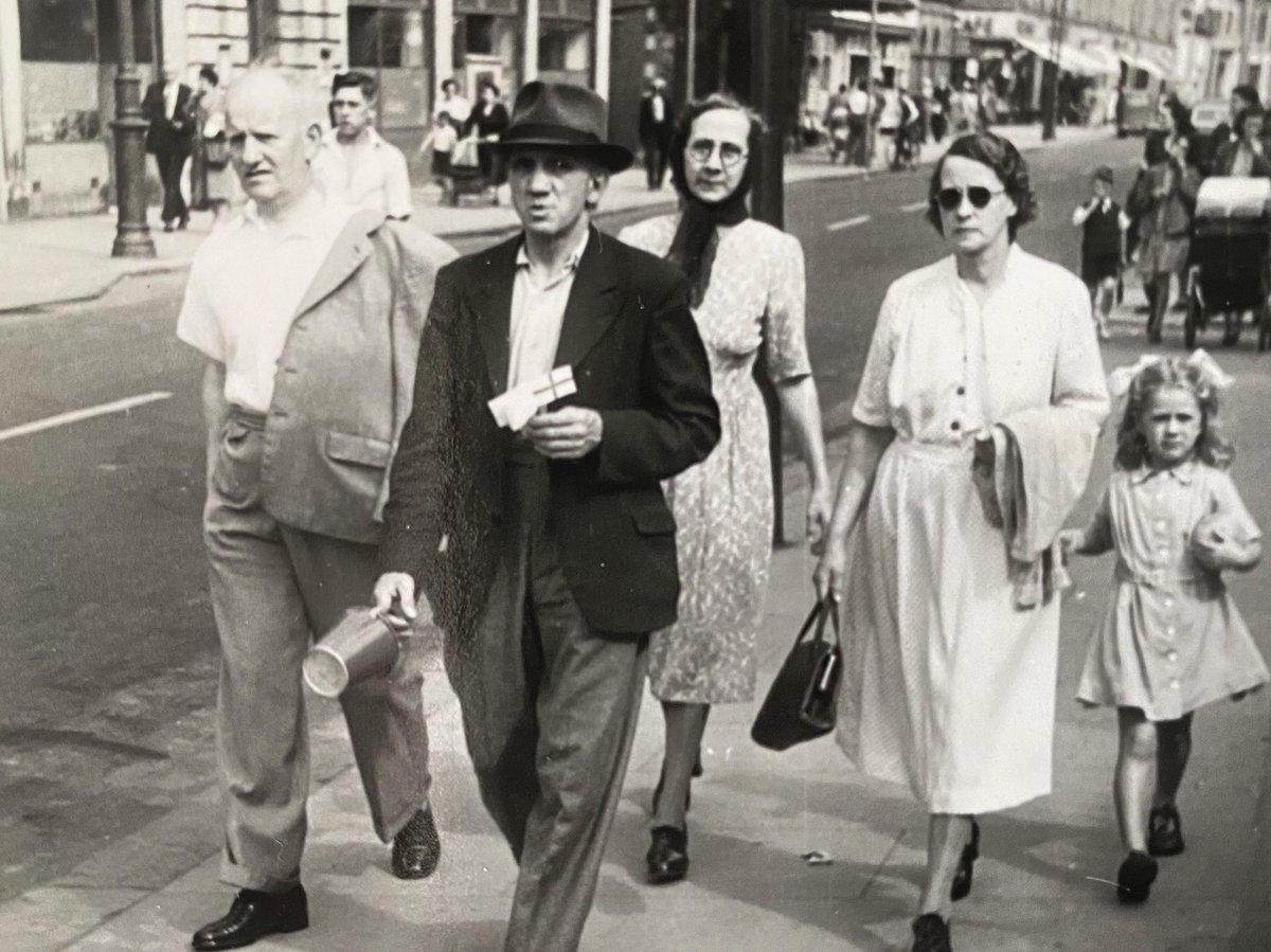 The girl in this pic is my mum in S Yorks with her aunts &amp; uncles who raised her as her parents couldn’t. My mum talks v fondly about this ‘very special relationship, like parents’. This week is #KinshipCareWeek2021 - proud to work for @kinship_charity #KinshipCareMatters ❤️