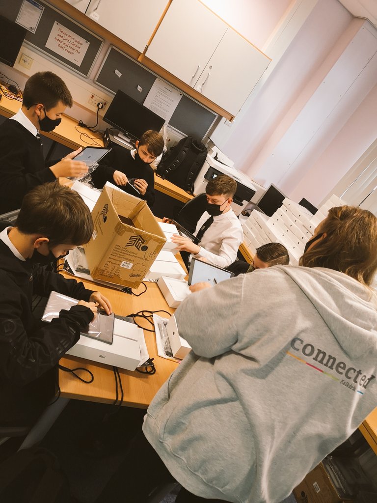 Delighted to be some of the first pupils <a href="/DennyHighSchool/">Denny High School</a> to be receiving thier <a href="/ConnectedFalk/">Connected Falkirk</a> IPad today. #DigitalLeaders #DigitalSkills #PupilLeadership #PupilsAsTeachers 📱