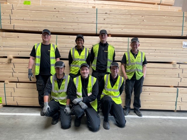 Welkom Ishana Blokzijl! 

Ishana loopt sinds september jl. stage bij De Jager-Tolhoek binnen de afdeling Logistiek/Expeditie.
Zij volgt de opleiding Logistiek teamleider aan het Scalda te Vlissingen.  Bij De Jager-Tolhoek krijgt ze de kans om ruime werkervaring op te doen.