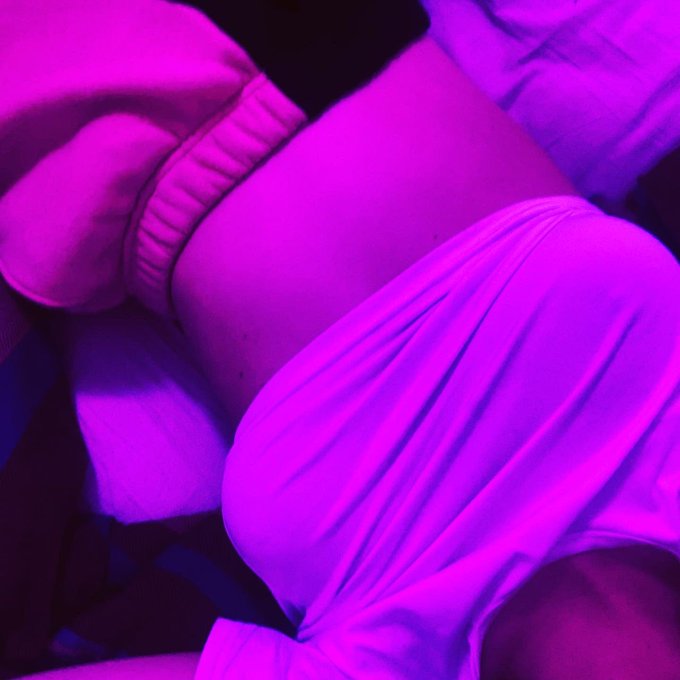 whatcha looking at? https://t.co/HdjGyJC17q