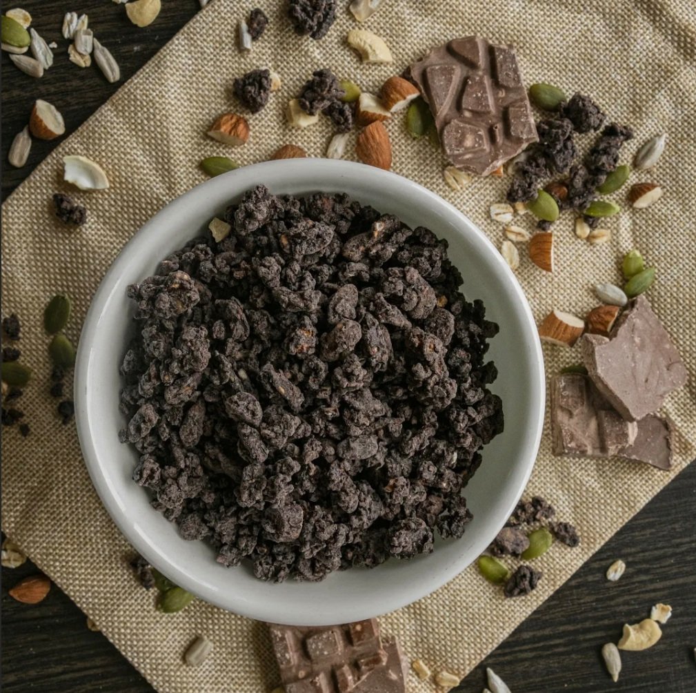 Decadent chocolate paired with nuts, seeds &amp; grains, our Dark Chocolate variant offers a drool worthy combination you just can’t resist!

#munchiliciousgranola #allgoodalways #munchiliciousin #granola
#gourmetbreakfast
#granolabowl
#gourmetgranola
#gourmetgranolabowl
#healthy