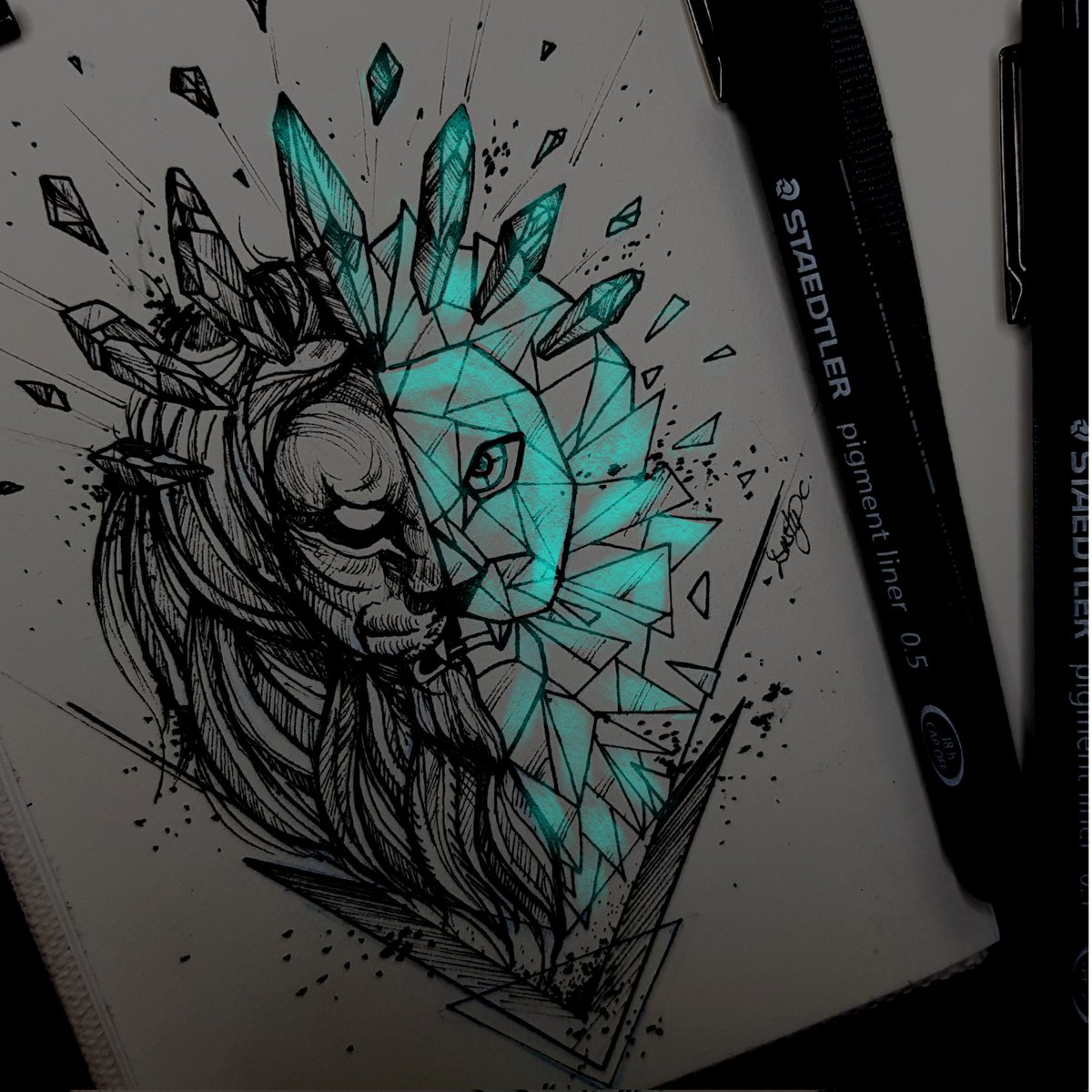 DustyGagak's tweet photo. Day 1
#inktober2021 
#crystal + piece 
#tattoolineart https://t.co/m60mg2yQgS