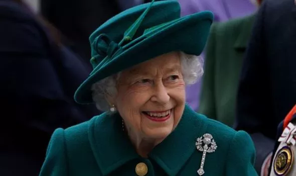 storiesbyjemay's tweet photo. I'm here because the insults coming out of Montecito toward the British monarchy, the Monarch, and the British people, must not go unanswered. Having given 7 decades of loyal service, Her Majesty deserves the greatest of respect in her golden years.#RoyalFamily #Megxit Retweet. https://t.co/WoXKrWZOSy