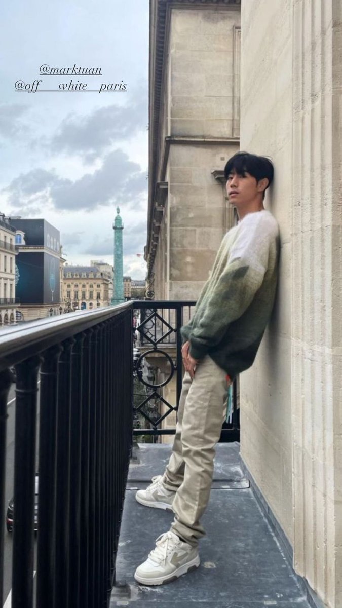 withyoumarktuan's tweet photo. 211004 CEO of Off-White, Virgil Abloh (@virgilabloh), shares photo of Mark Tuan on his IG stories 

"@marktuan
@.off___white__paris"

https://t.co/JA7frQv0YH
https://t.co/O5biQrZNev

Mark Tuan Fashion Week
#MarkTuan_ParisFashionWeek
#MarkTuan #段宜恩 https://t.co/wYJMYW9rg8